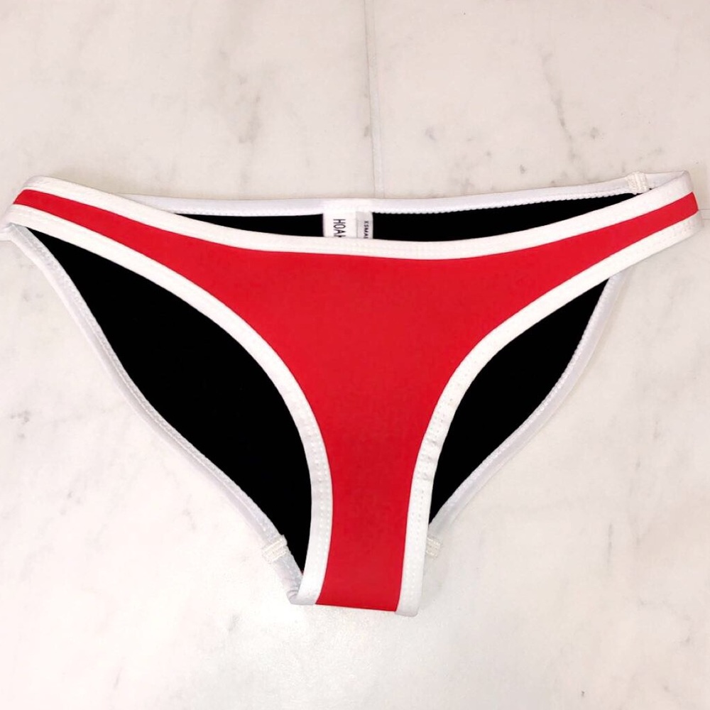 RED HOAKA “IN FRONT OF FAMILY” BOTTOMS